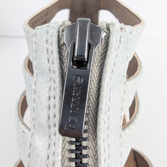 NWT BearPaw Layla II White Metallic Sandals (Size: 9 Wide) - Picture 4 of 10